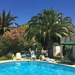 Tobias Villa *