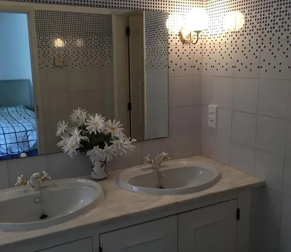 Tobias וילה קארבואירו